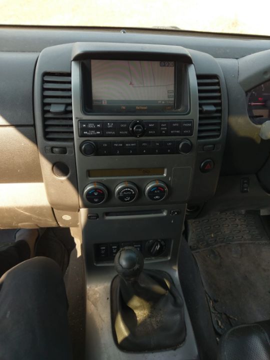 Dezmembrez dezmembrari nissan navara motor d40 2.5dci 171cp YD25DDTi PATHFINDER R51 trapa navigatie cabstar cutie de viteze transfer punte spate bare longitudinale  jante r17