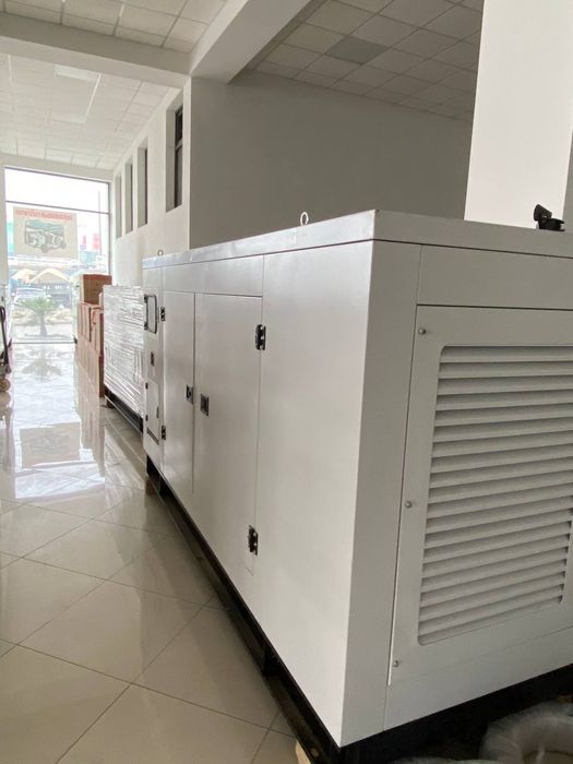 Дизельный генератор 150KW Yihua с АВР
