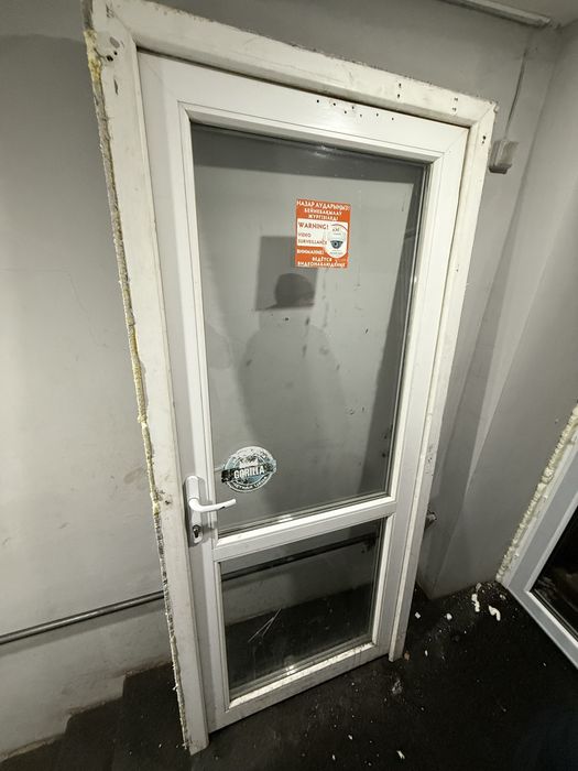 Дверь пластиковая входная