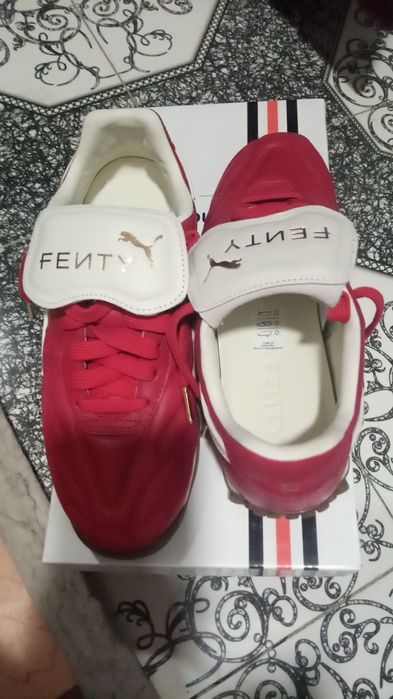 Женские кроссовки новые