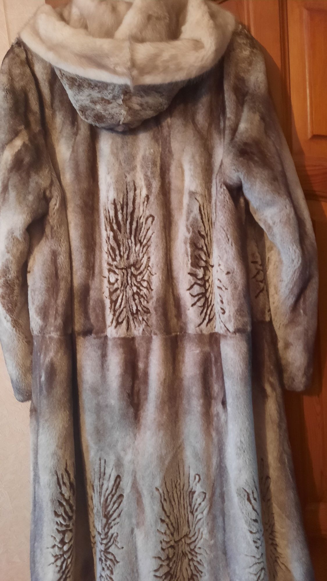 Продам норковую шубу