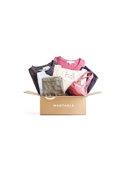 Lot haine perfect pentru revanzare