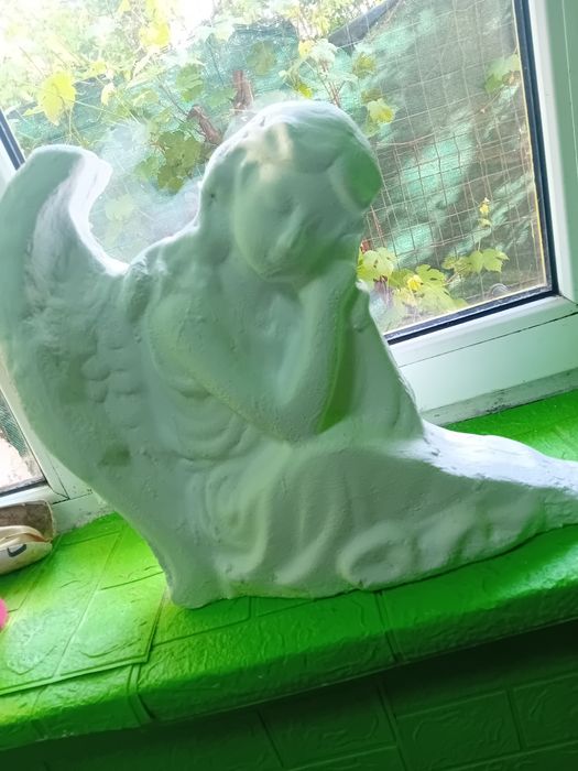 Îngerași din beton vopsiți 120ron bucata