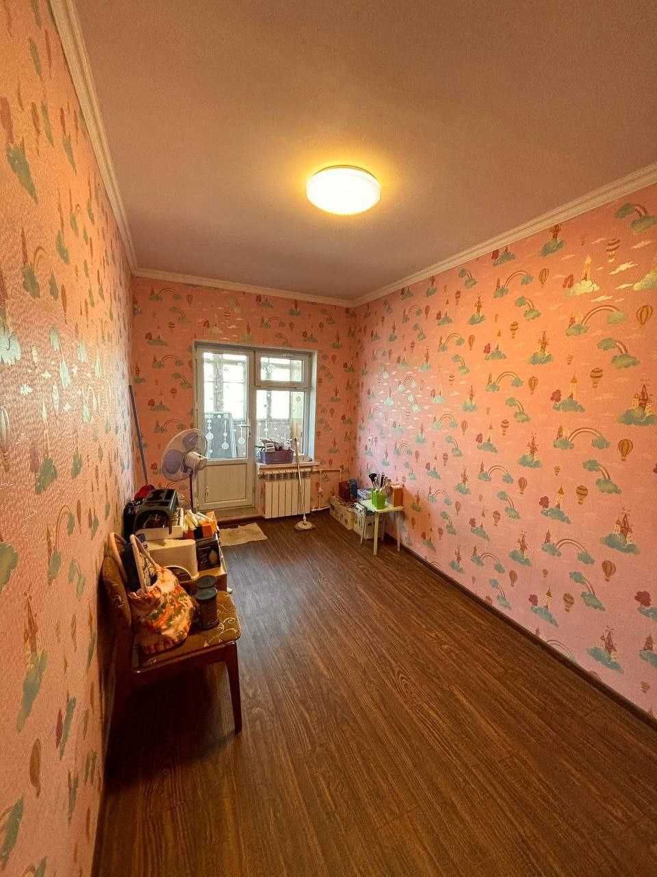 Продаётся квартира 
Метро Бадамзар