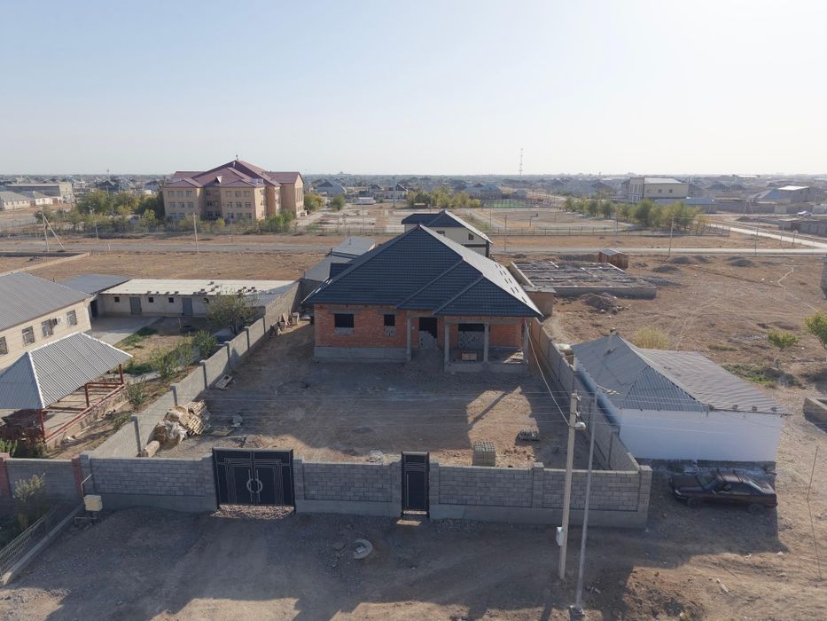 Тукестан қаласы.Жер уй кызыл кірпіштен!!!