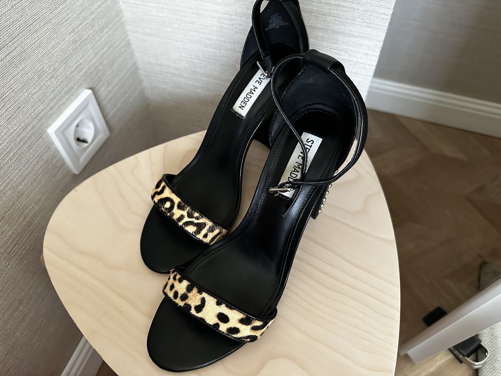 Дамски сандали STEVE MADDEN 39 номер