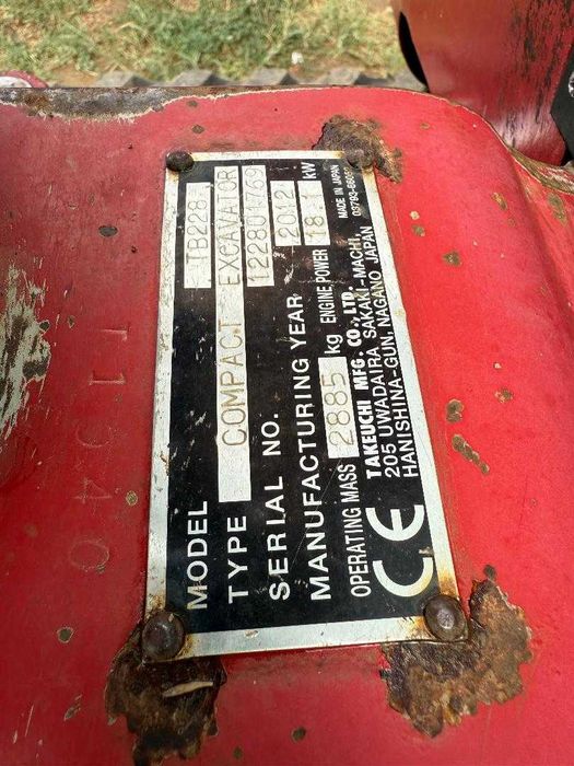 miniexcavator takeuchi tb 228