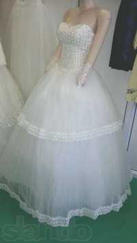 Свадебное платье с двухярусным подолом