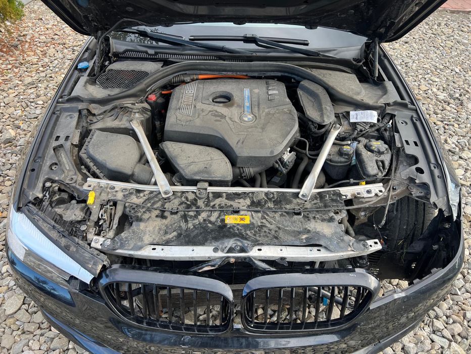 BMW SERIA 530e plug in hibrid, avariat, AVARAITE