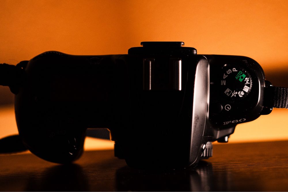 Nikon F60 филмово тяло 35мм / лентов фотоапарат