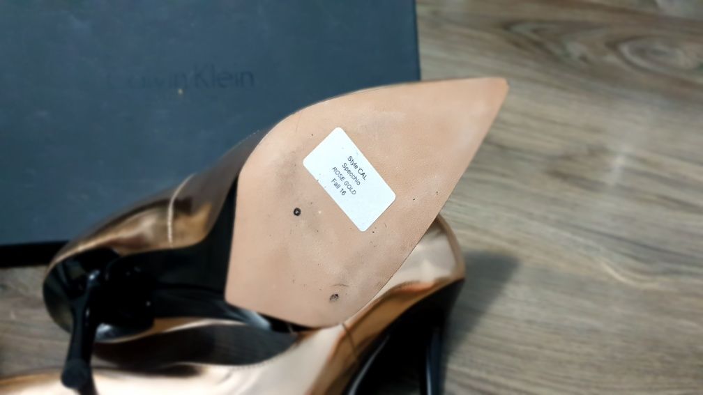 Pantofi cu toc Calvin Klein nr 37