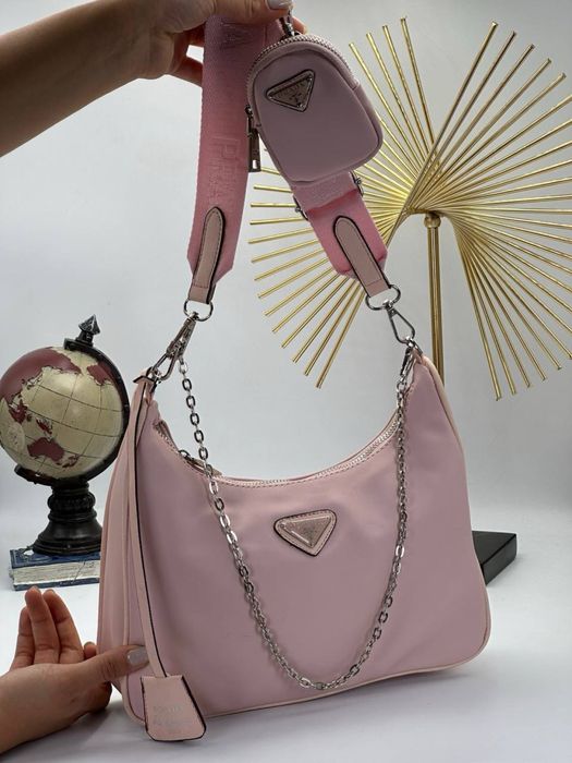 Geanta Prada noua !!! Dimensiuni 27/22 !!!