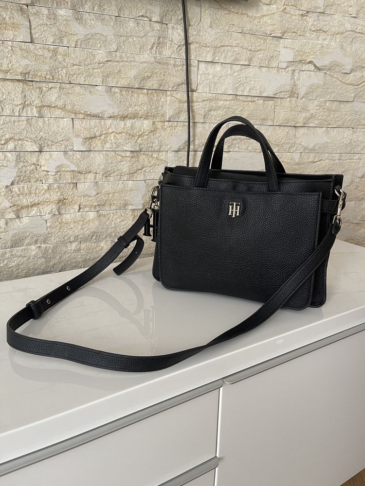 Оригинална чанта Tommy Hilfiger
