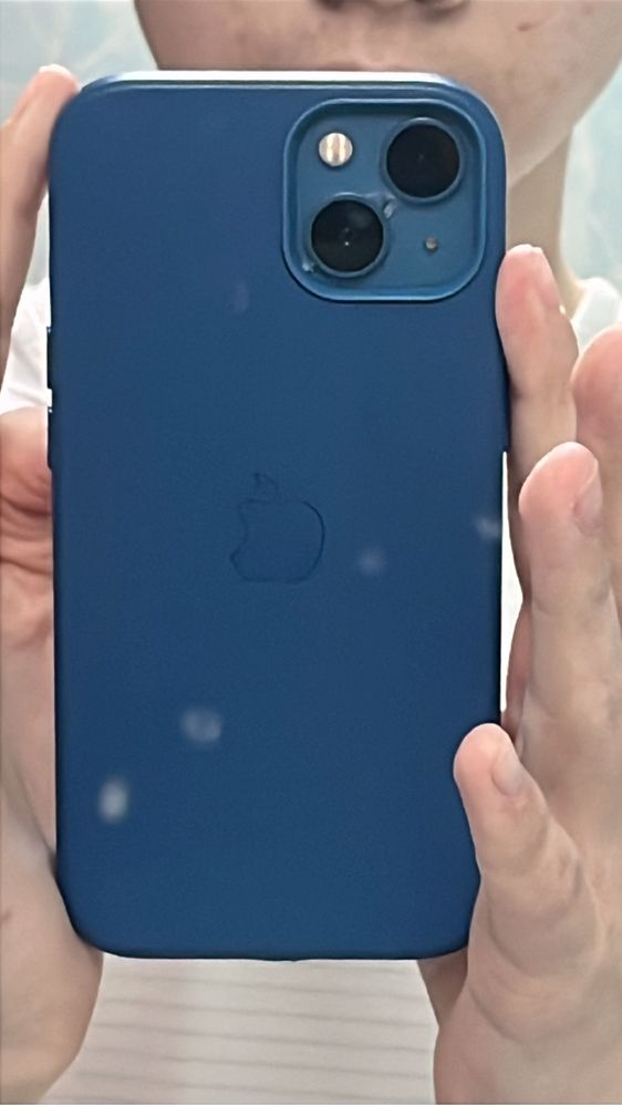 iPhone 13 синий.