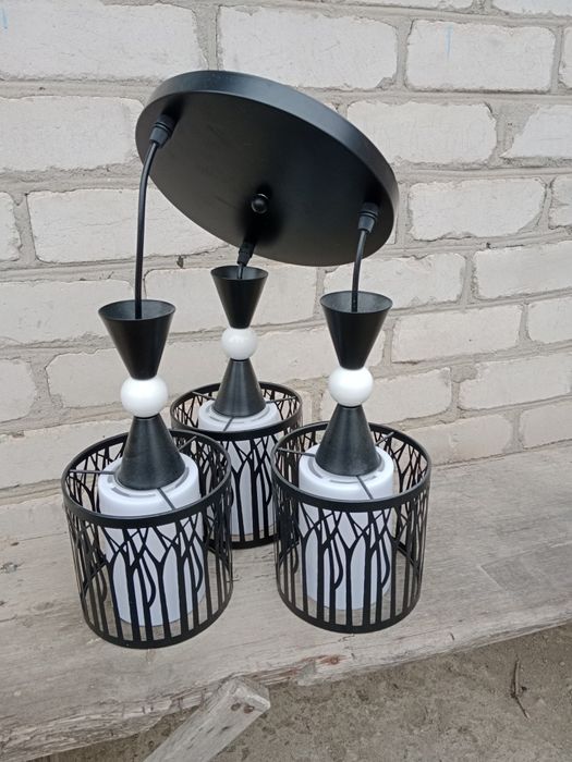 Продаются люстры