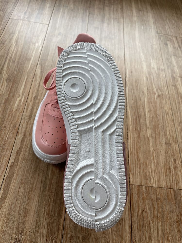Чисто нови Nike W Air Force 1 Fontanka
