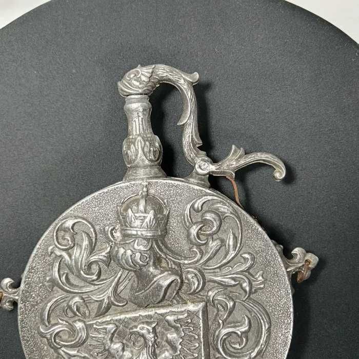 Plosca pulbere, blazon regal Fleur de Lis, colectie, vintage