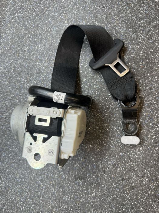 Mercedes w205 c class заден ляв колан