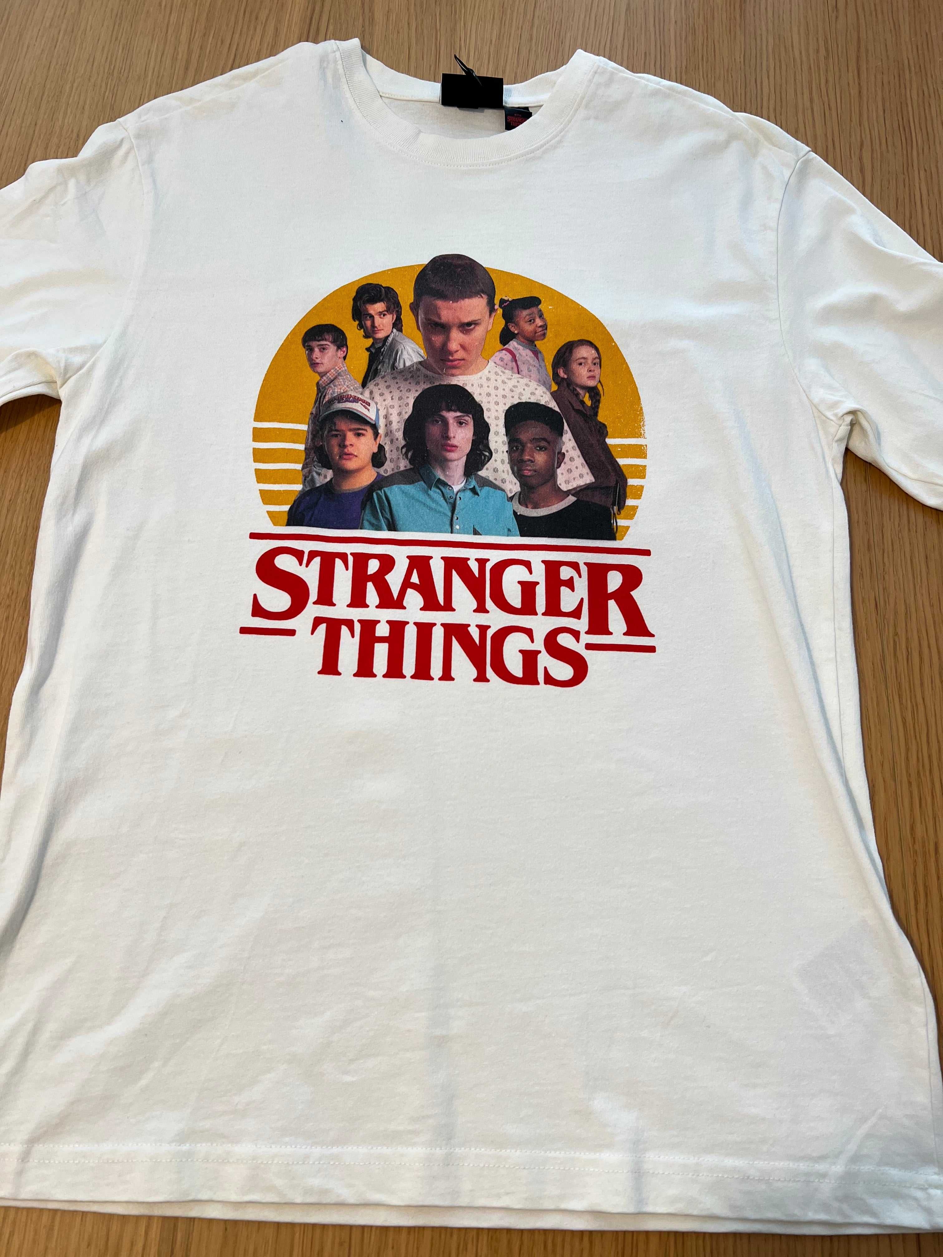 Stranger Things Sinsay, H&M- тениска, суичър, мърч, различни цени