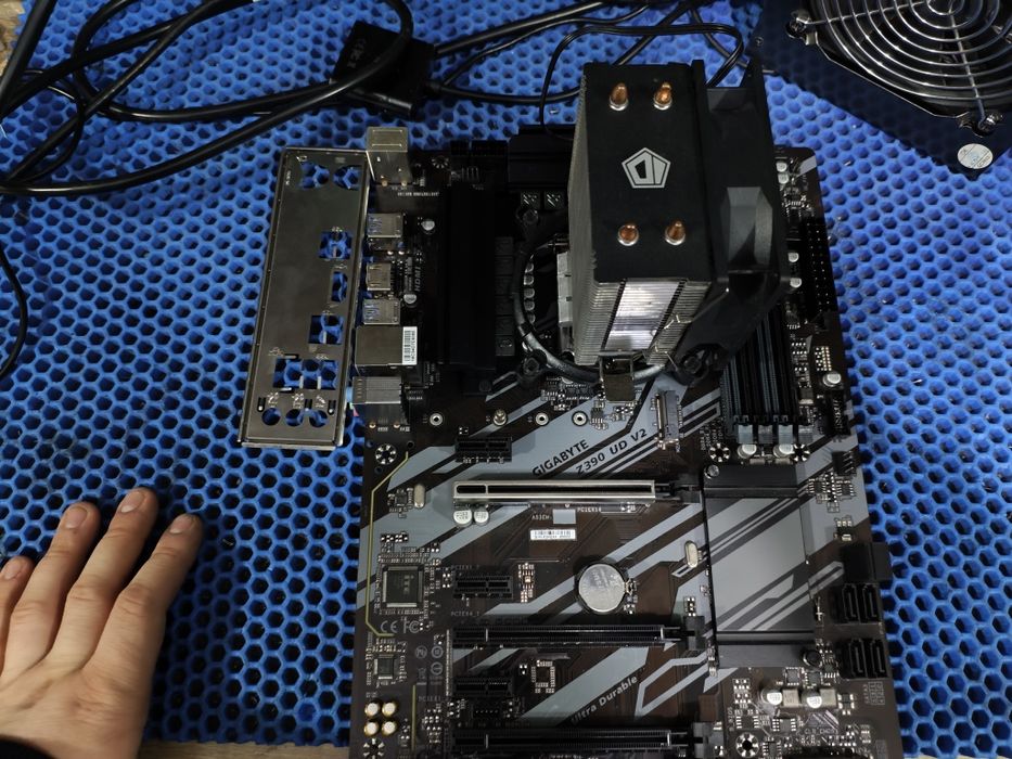 Материнская плата z390