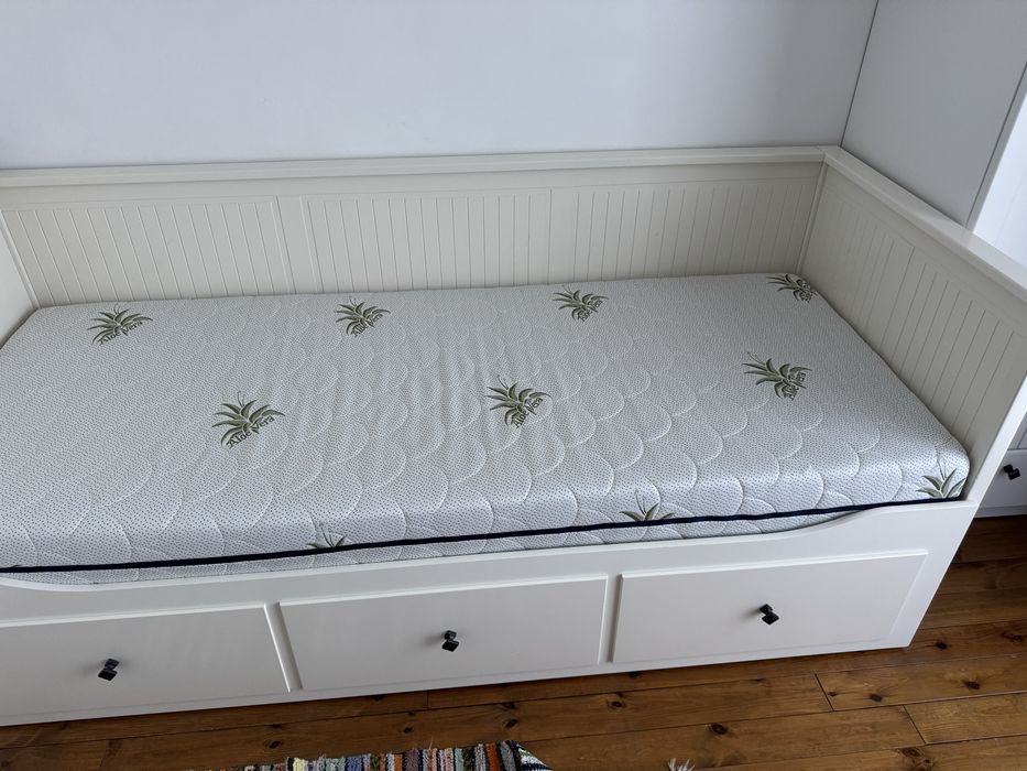 Pat extensibil tip divan Ikea  80(160)x200