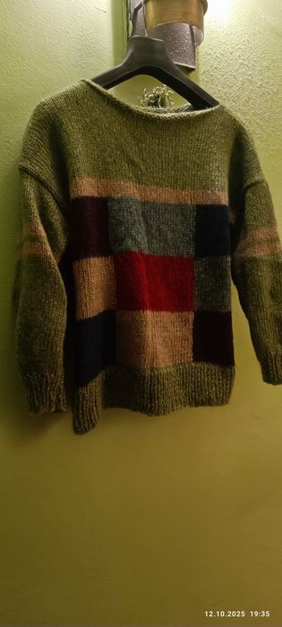 Пуловери ръчно плетиво  60лв/бр.