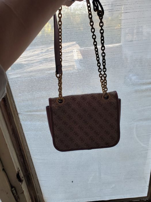 Guess оргинална чанта