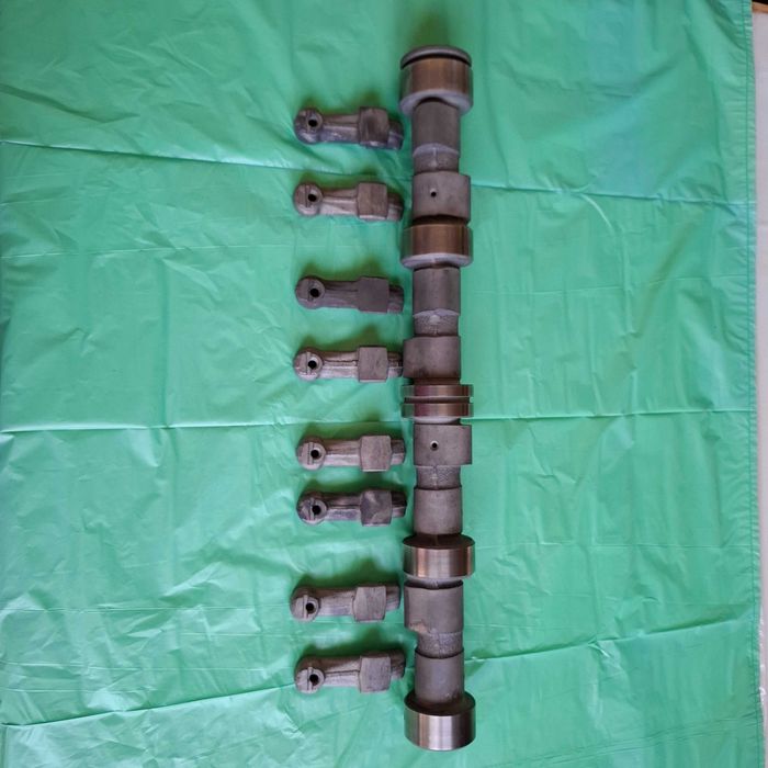 Разпределителен вал за Лада, нов, има и кобилици отделно