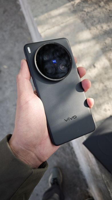 Vivo X200 Ultra 12/256 гб продаётся