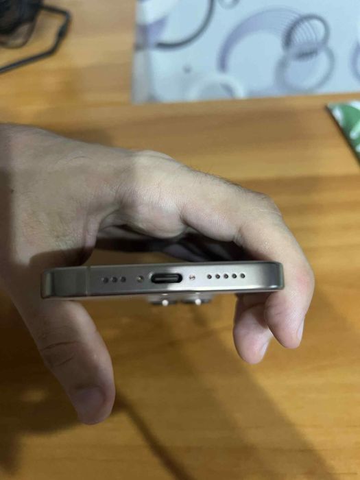 Schimb iPhone 16 Pro!