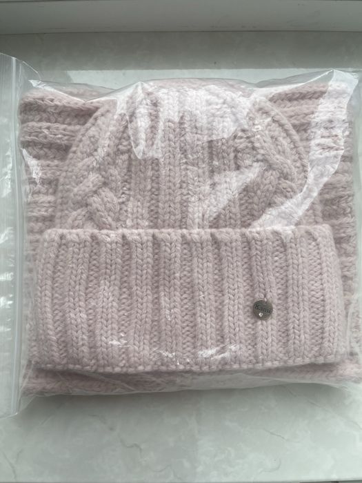 Зимняя шапка женская