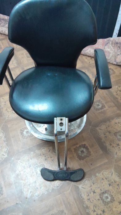 продаю стульчик парикмахерски