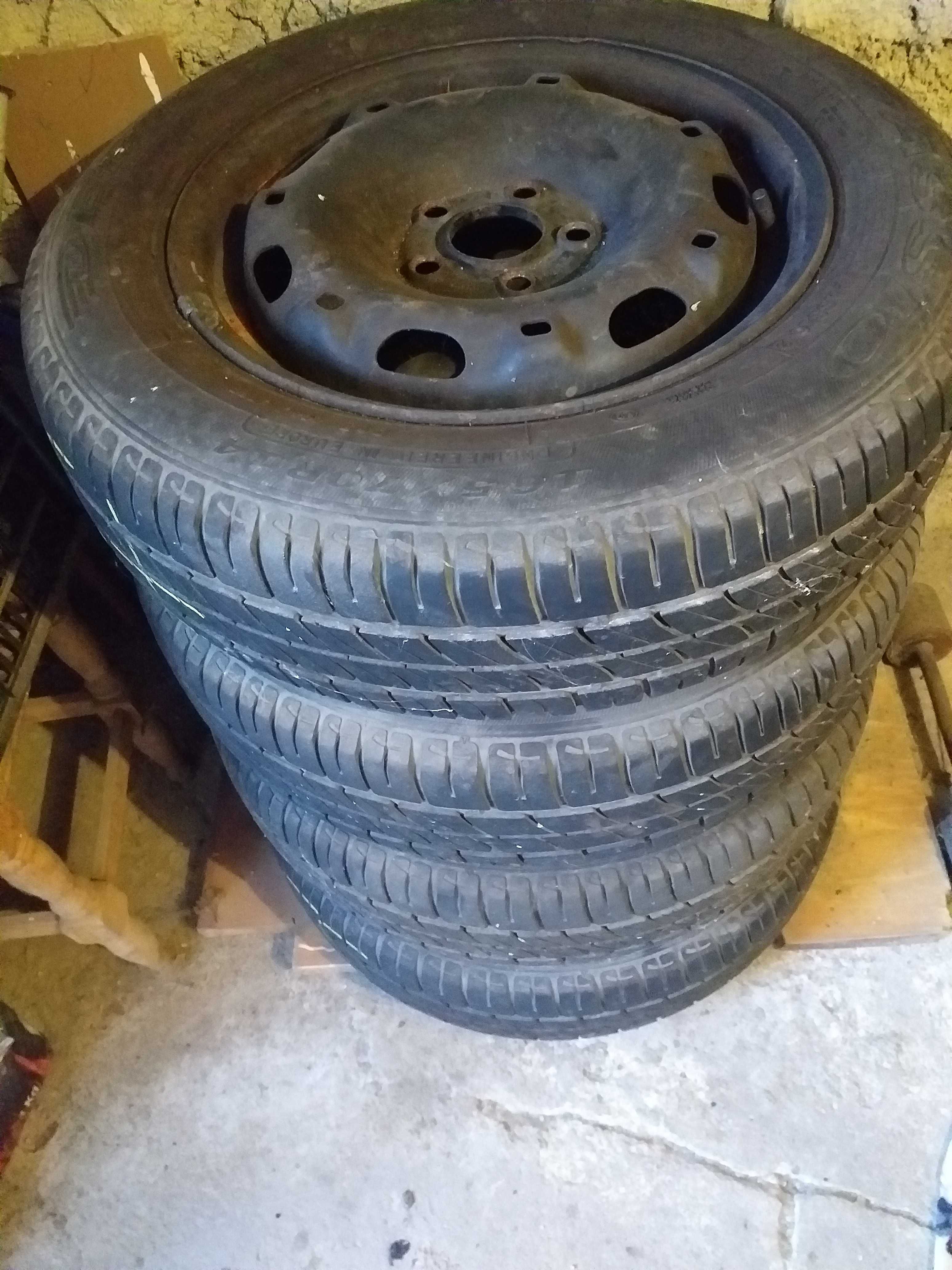 Vand 4 cauciucuri de vara 165/70 R14