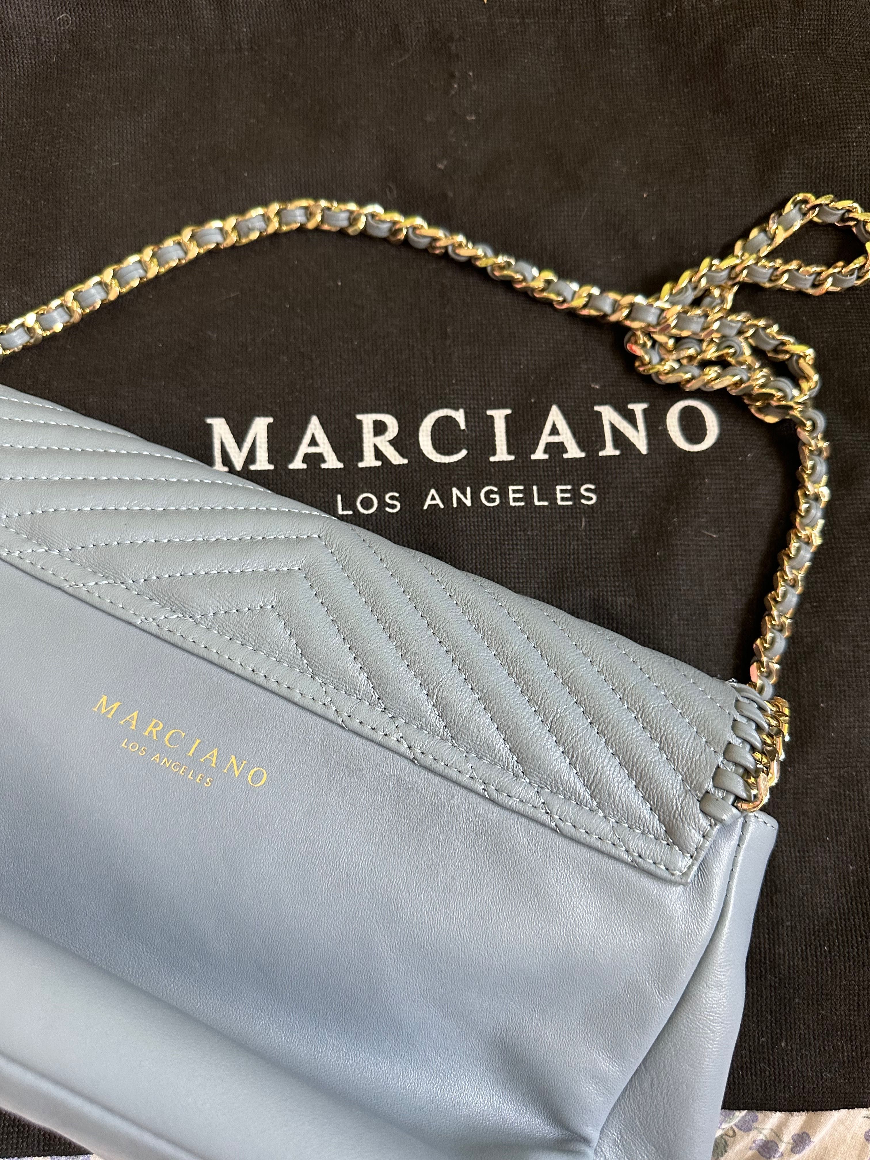 Guess by Marciano чанта с дръжка верига-естествена кожа