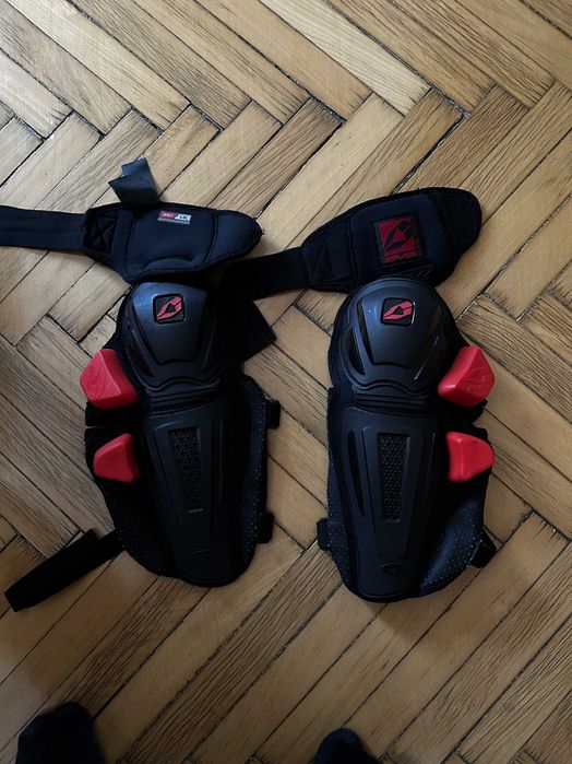 Genunchieră EVS Knee Brace Slider SP – mărimea L/XL