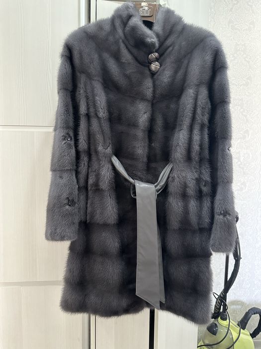 Продам норковую шубу