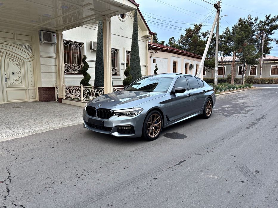 BMW F90 530I Power Twin Turbo 2019 Состаяние Идеално НеБитая