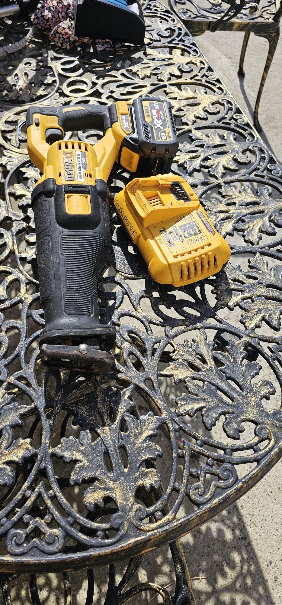 fierastrau sabie dewalt 54v brushless