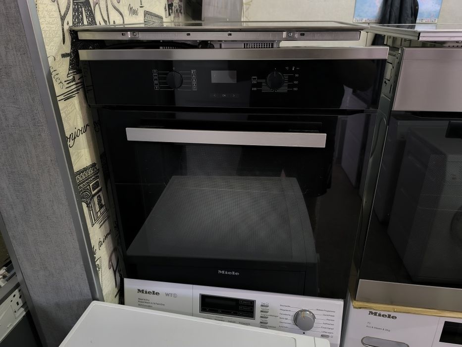 Фурна  Miele H2661-1B  - 76литра. 10 функции с вентилатор.