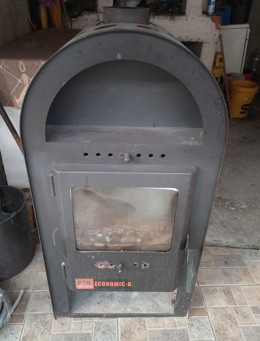 Șemineu  pe lemn de 13 kw