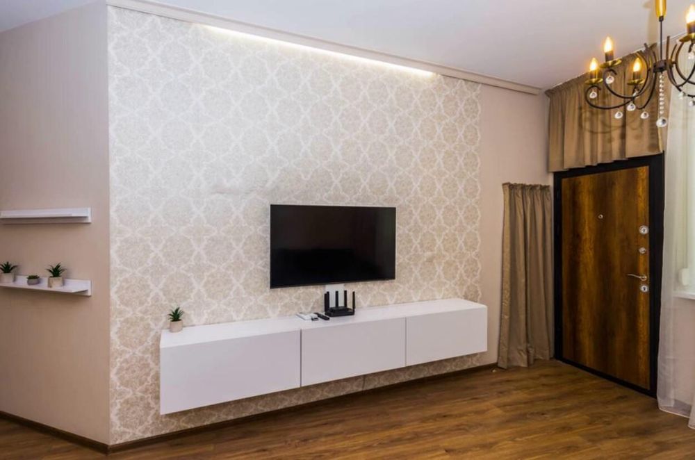 Дава се под наем Двустаен апартамент в Бургас, Лазур - 75 кв.м за 1300 € - Снимка #3