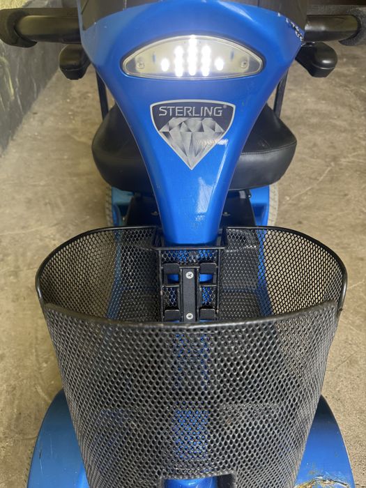 Scuter/caricior electric, pentru varstnice/dizabilitati.