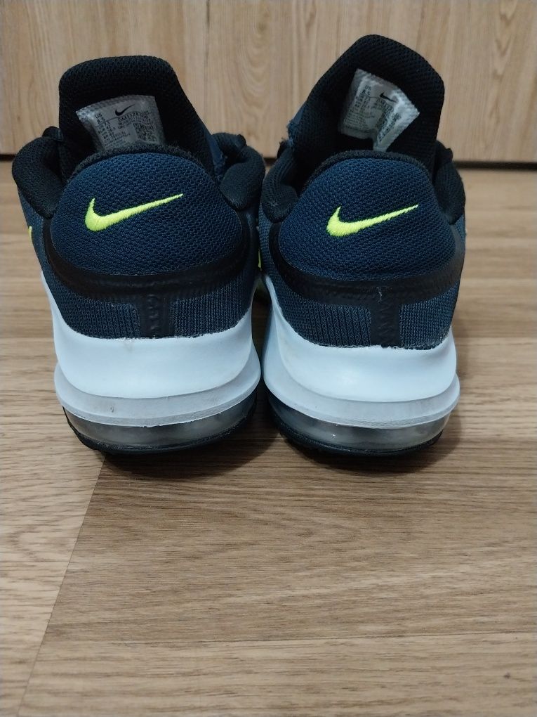 Adidasi originali Nike nr.42