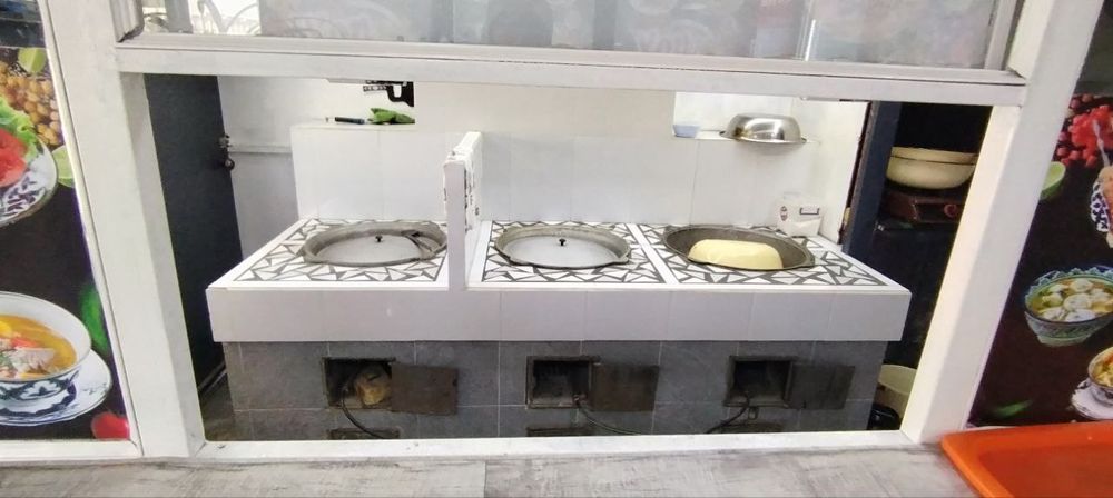 Чойхона сотилади асосий котта йулди буйида