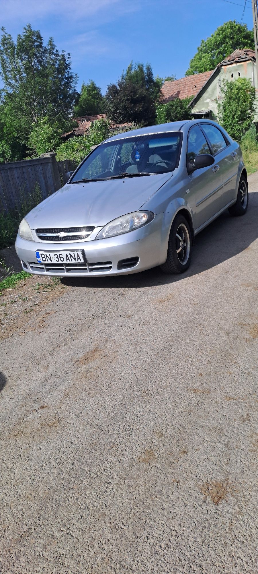 Vând chevrolet laceti
