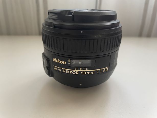 Obiective Nikon Nikkor