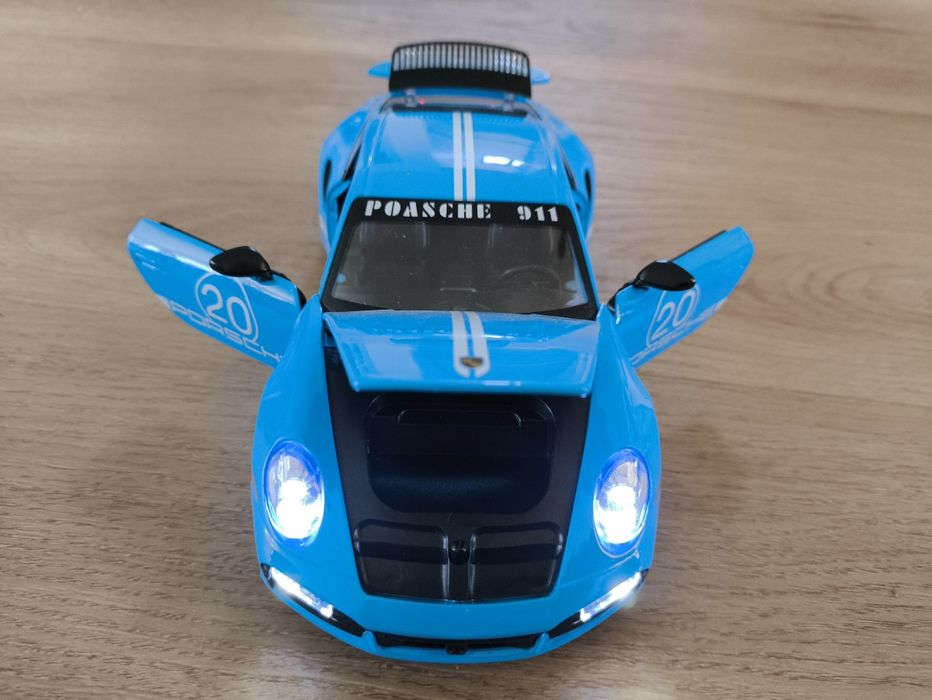 Vand macheta Porsche 911 Turbo S la scara 1/24 si 1/32