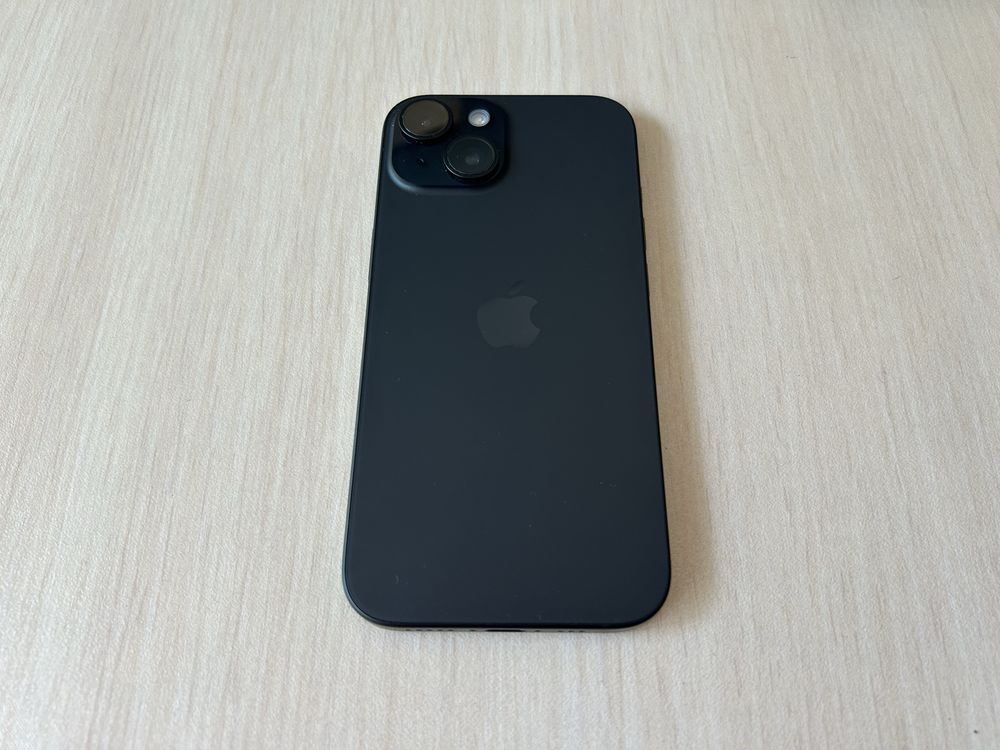 Продавам Apple iPhone 15 256GB