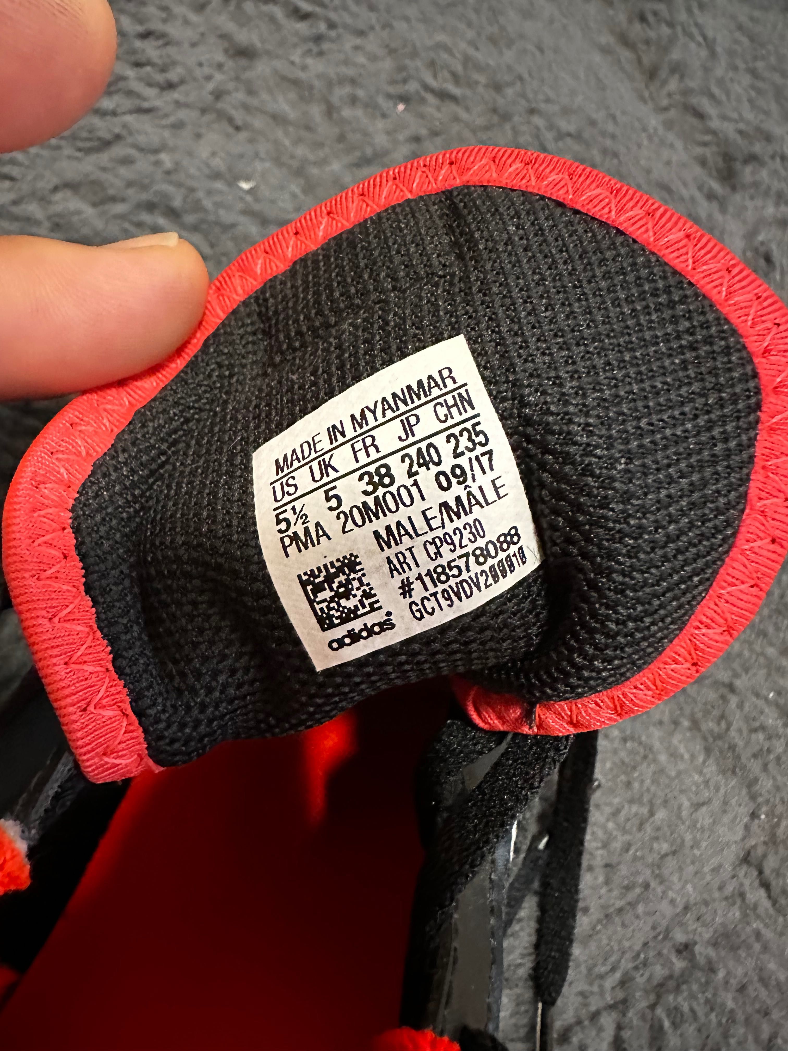 Маратонки  adidas 38