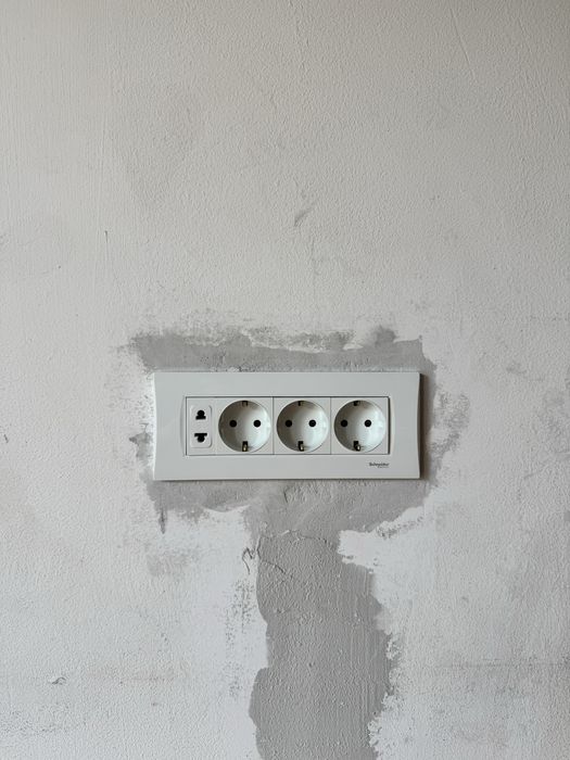 Electrician - execut lucrări